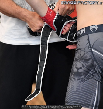 2021-05-02 Milano in the Cage 7 00885 Placido Basone-Alberto Filippone - Shoot boxe classe B -70kg